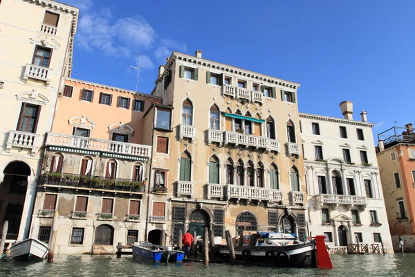 Venetian architecture at grand canal — Stock Photo, Image