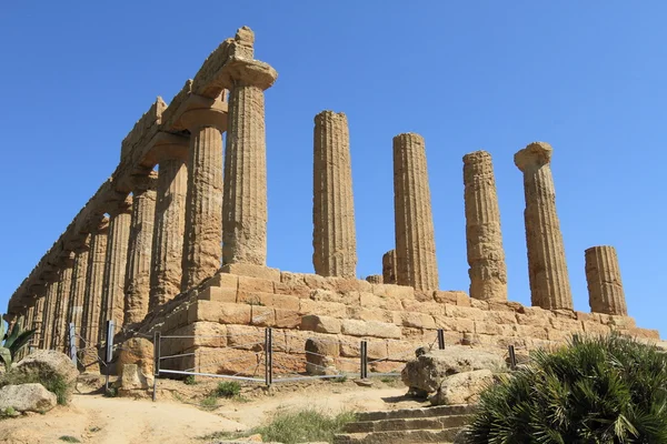 Antika ruiner av dalen av tempel på agrigento — Stockfoto