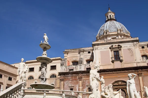 Středověké náměstí Pretoria v Palermo, Sicílie — Stock fotografie