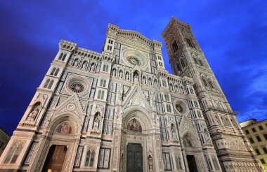 Geceleri Floransa Katedrali