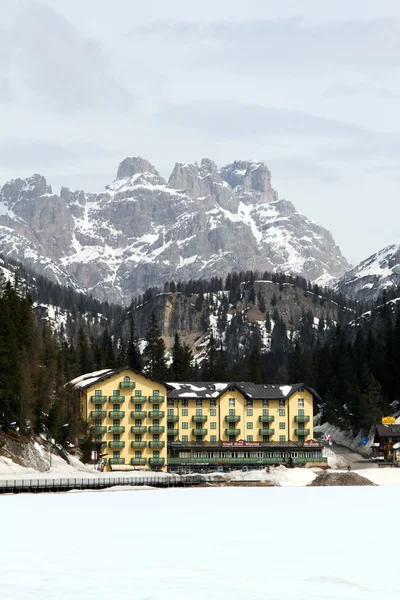 Frozen lake Misurina and village at Dolomites — Stock Photo, Image