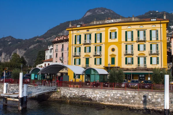 Ciudad del Resort en el Lago de Como — Foto de Stock