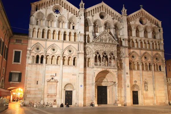 Duomo Ferrara v noci — Stock fotografie