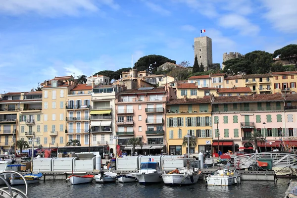 Cannes cityscape set fra den gamle havn - Stock-foto