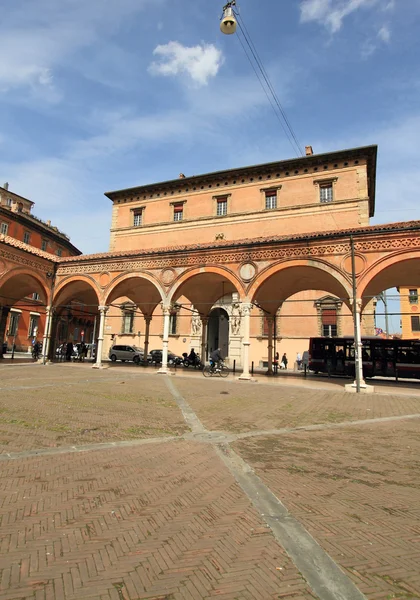 Plaza del mercado medieval en Bolonia, Italia — Foto de Stock