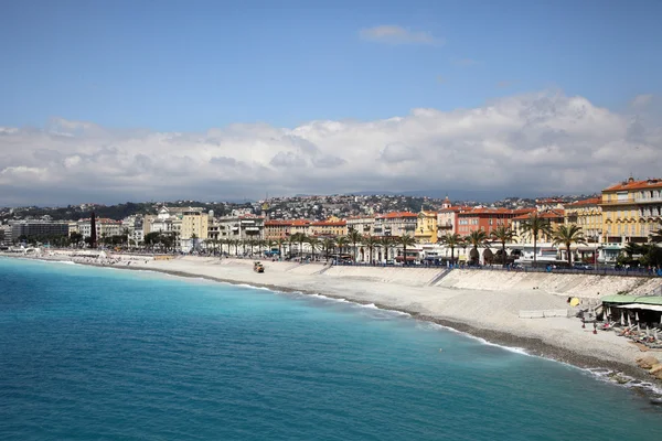 Praia e paisagem urbana de Nice — Fotografia de Stock