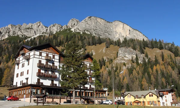 Misurina aldeia na Itália — Fotografia de Stock