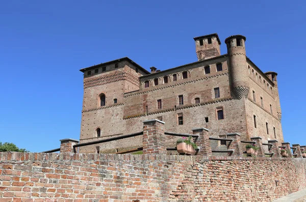 Castillo Grinzane Cavour, patrimonio mundial de la Unesco, Italia — Foto de Stock