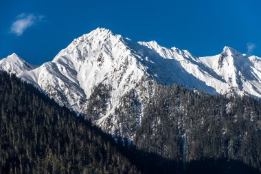 Kar dağ Tibet platosu.