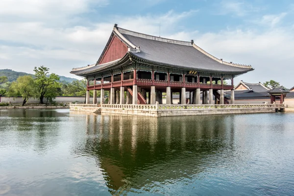 Συμπόσιο σπίτι του παλατιού yeongbokgung — Φωτογραφία Αρχείου