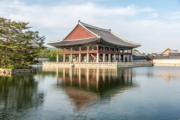 Rumah perjamuan di Istana yeongbokgung. — Stok Foto