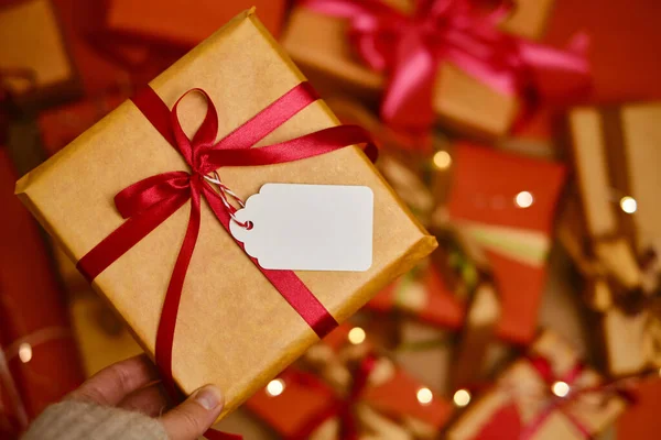 Femme Emballant Des Cadeaux Noël Est Temps Passer Bonnes Vacances — Photo