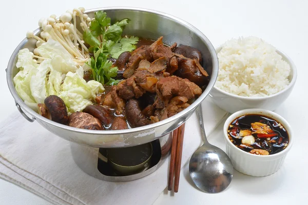 Ba kut teh. Masakan Malaysia daging babi dan sup herbal , — Stok Foto