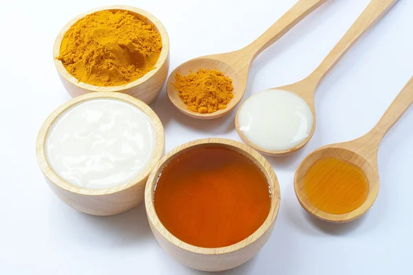 Yogurt, honey, turmeric powder to scrub treatments. — Stock Photo, Image