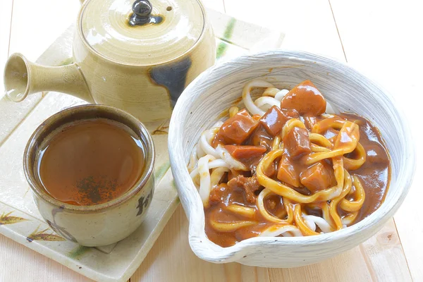 Köri udon Japon şehriye.