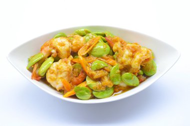 Karides ile tavada kızartılmış koku fasulye