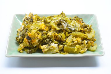 Beyaz arka plan üzerinde yumurta Fried sorununla