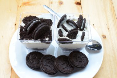 Oreo peynirli kek, kurabiye ve krema, Top kek