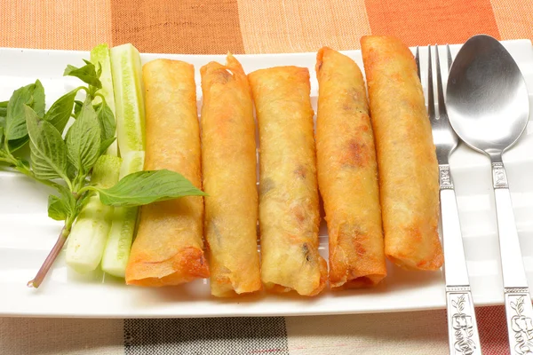 Rollos de primavera chinos fritos —  Fotos de Stock