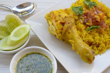 Curried tavuk pilav