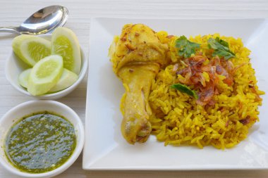 Curried tavuk pilav