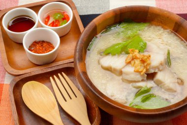 Tay tarzı balık püresi