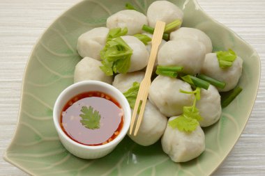 sos daldırma ile balık top