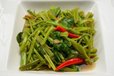 Kızarmış su ıspanağı.