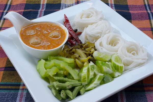 Noodles with fish curry coconut milk — Stock Photo, Image