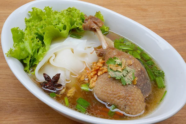 Sopa de fideos de pato — Foto de Stock