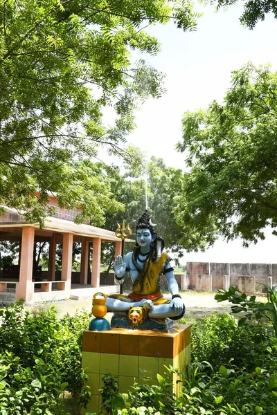 Estátua Senhor Shiva Fundo Chovendo — Fotografia de Stock