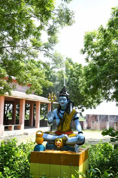 Estátua Senhor Shiva Fundo Chovendo — Fotografia de Stock