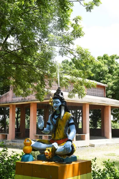 Estátua Senhor Shiva Fundo Chovendo — Fotografia de Stock