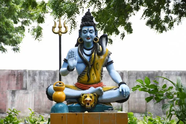Estatua Lord Shiva Fondo Lloviendo — Foto de Stock