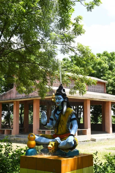 Estatua Lord Shiva Fondo Lloviendo —  Fotos de Stock
