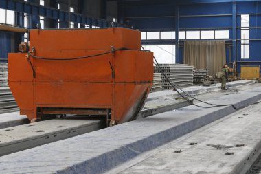 Betonarme ürünler ve kesme makinesi