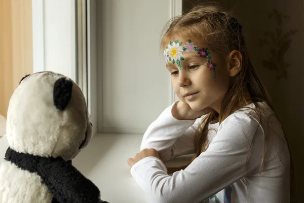 Bir yüz çizim ile kız