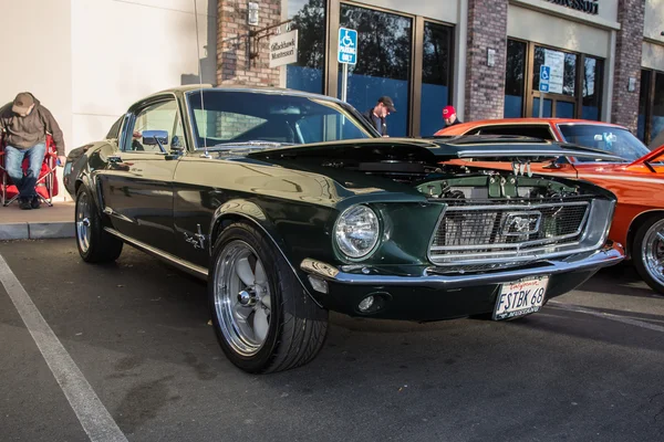 Ford Mustang Fastback — Zdjęcie stockowe