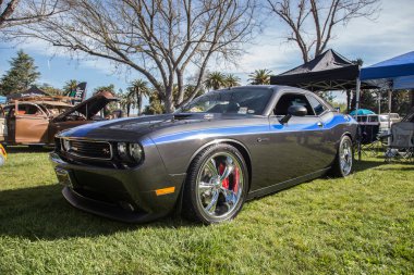 Şarj Srt birden kenara çekilip kurtulmak