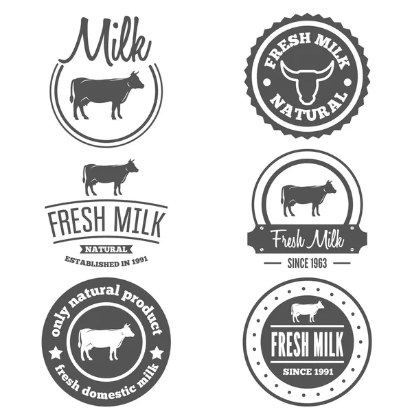 Set Vintage-Etiketten, Logo, Emblemvorlagen für Milch — Stockvektor