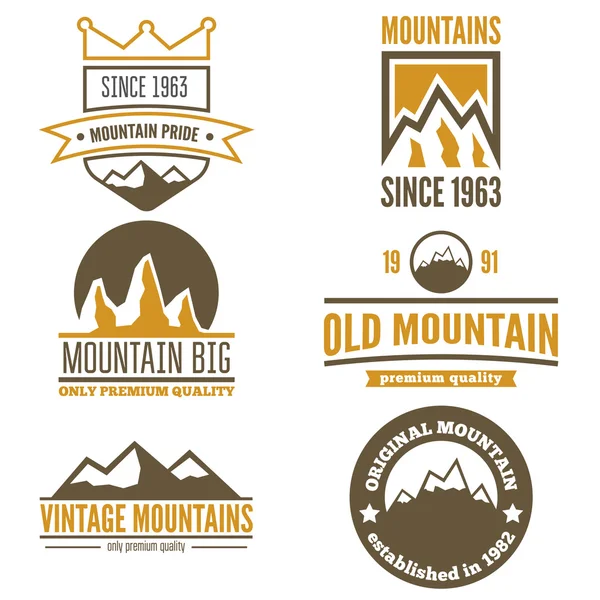 Set of vintage logo, emblem, label, print or logotype elements with mountains — ストックベクタ