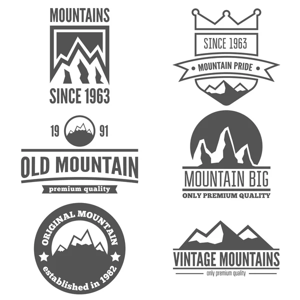 Set of vintage logo, emblem, label, print or logotype elements with mountains — ストックベクタ