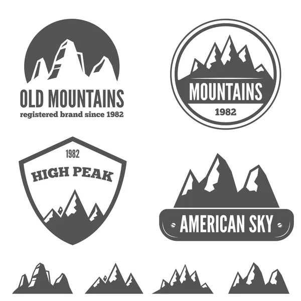 Set of vintage emblem, label, print or logotype elements with mountains — ストックベクタ