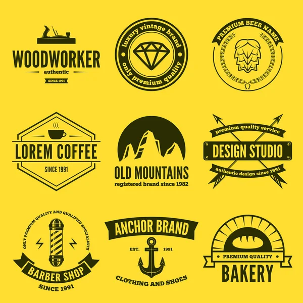 Retro Vintage Insignias set, vector design elements, business signs, identity, labels, badges, apparel, shirts, ribbons, stickers and other branding objects. — 스톡 벡터