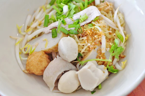 Noodle with pork and fish balls (Thai Food) — Stock Photo, Image