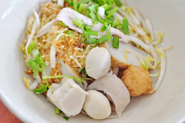 Noodle with pork and fish balls (Thai Food) — Stock Photo, Image