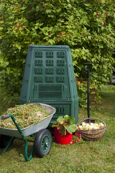 Compost bin in a garden — Stock Photo, Image