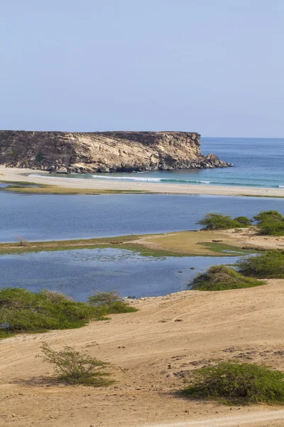 Belle lagune près de Mirbat à Oman . — Photo