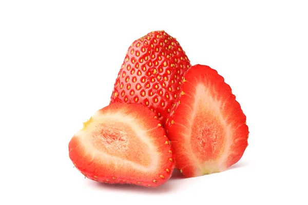 Çilek beyaz arkaplanda izole edildi