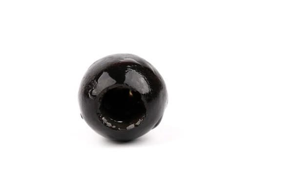 Azeitonas pretas isoladas sobre fundo branco — Fotografia de Stock